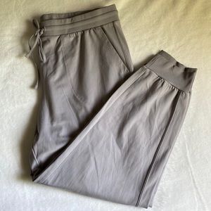 Gray sweatpants with pockets